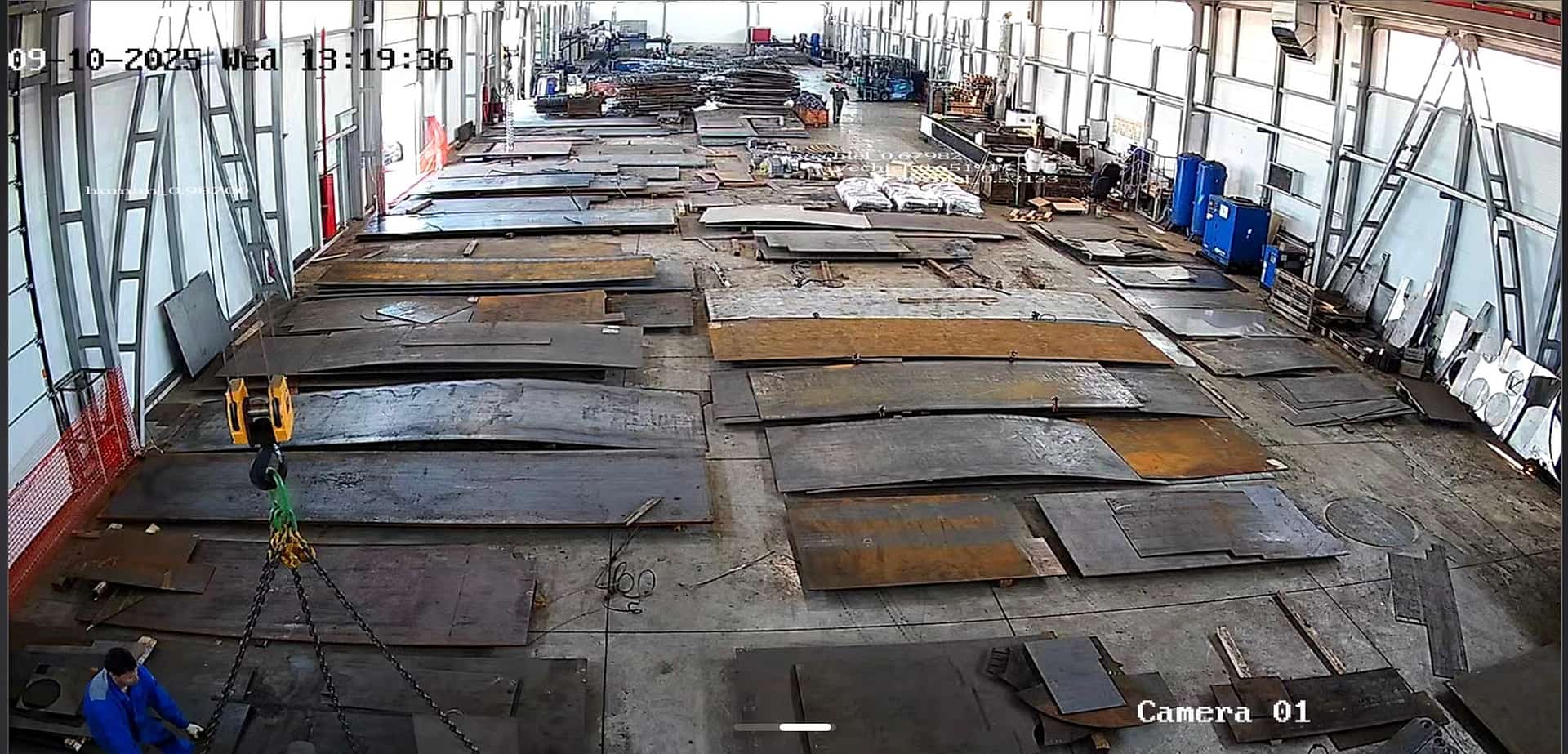 Собственный обширный склад металлов